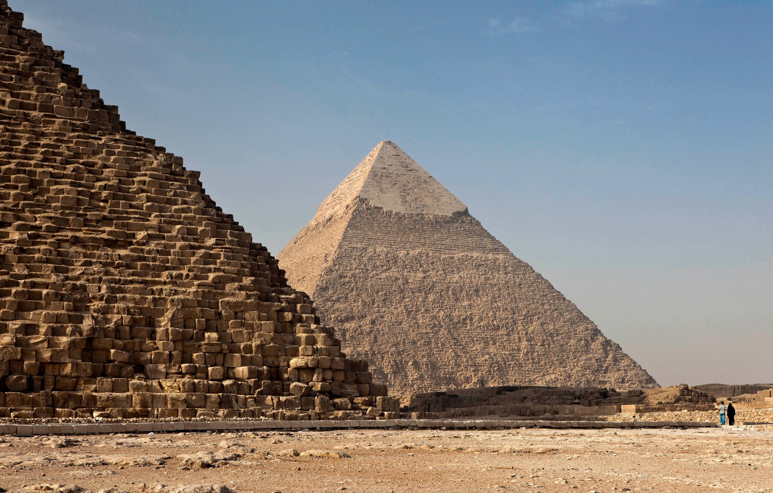 Les pyramides de Gizeh au lever du jour